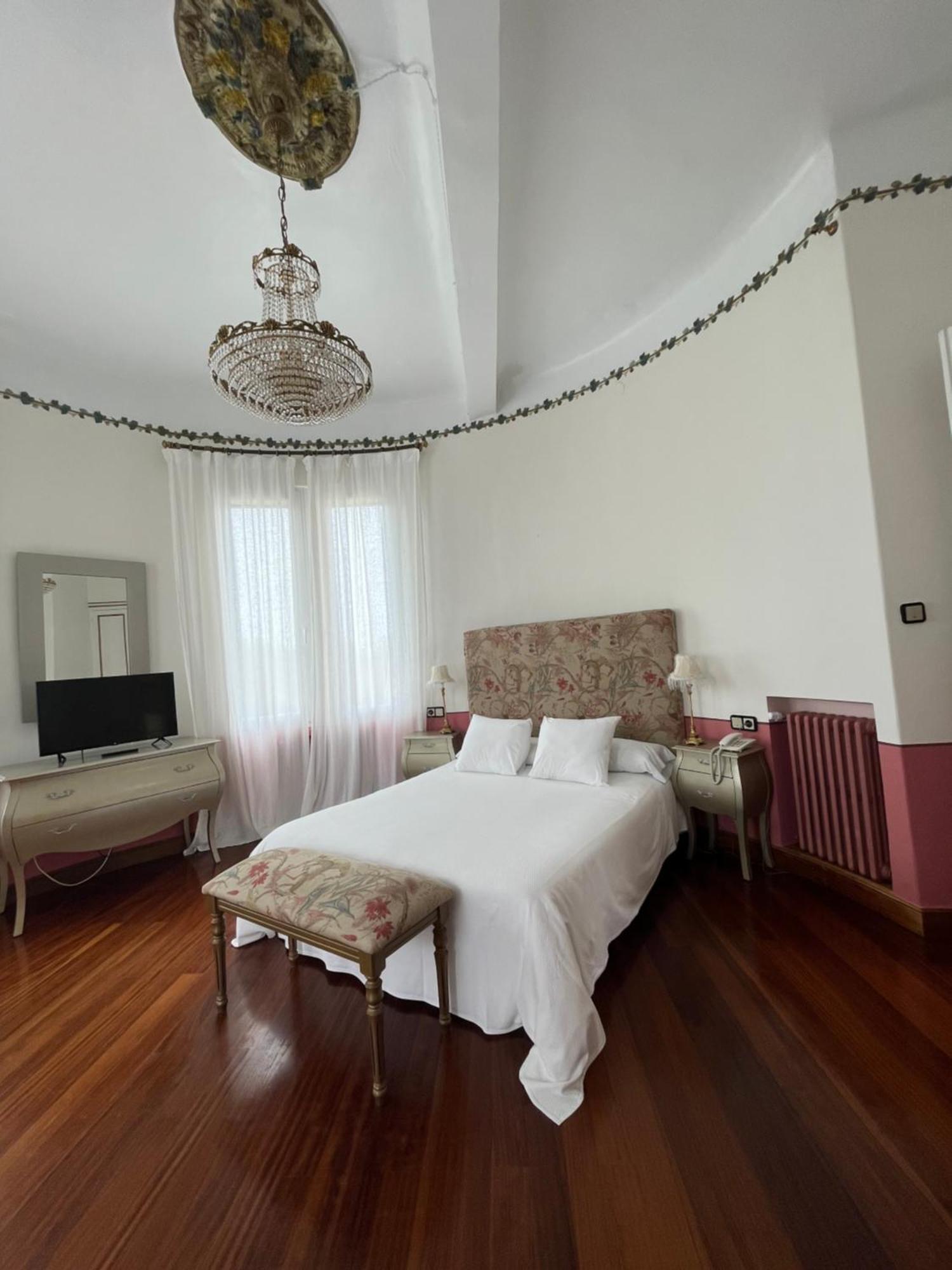 Hotel Palacete Penalba カストロポル エクステリア 写真